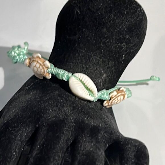 Bundle Sale 3 for $15 | Handcrafted Turtle Beads and Seashell Bracelet - Picture 1 of 9